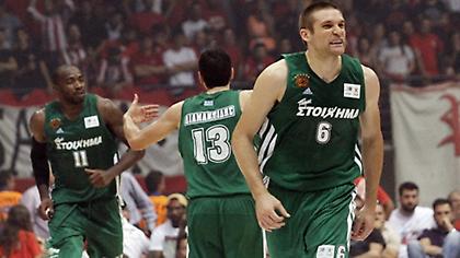 Φωτοβολίδα χτύπησε τον Μπράμος!