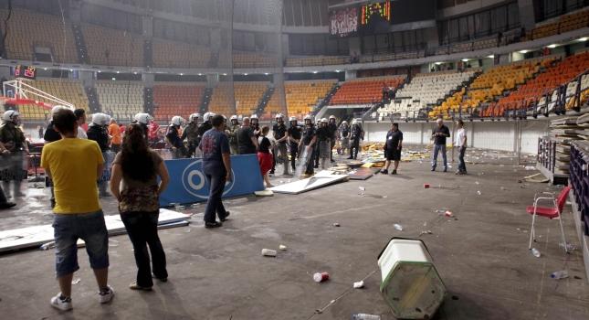 Έσπασαν κάμερα του ΣΚΑΪ