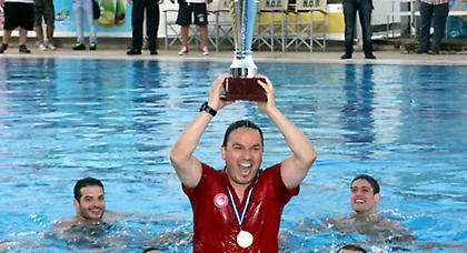 Έμεινε στον Ολυμπιακό ο Βλάχος