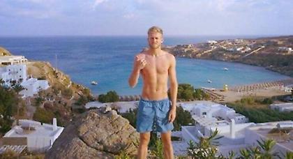 Στη Μύκονο ο Σούρλε