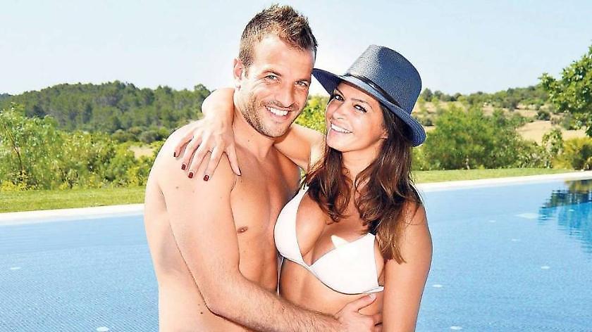 Συνέντευξη με το νέο «αμόρε» ο Φαν Ντερ Φάαρτ