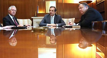 Σε εξέλιξη η σύσκεψη στο Μαξίμου