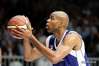 Πρόταση Μακάμπι σε Τάιους