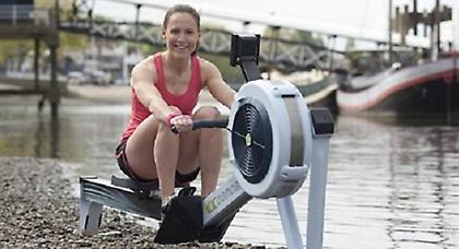 Αποσύρεται η Χόσκινγκ