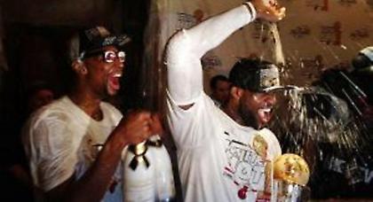 Ο Λεμπρόν τα έχωσε στους δημοσιογράφους