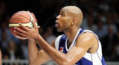 Κλείνει Τάιους η Μακάμπι