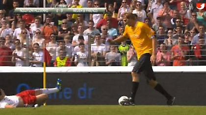 Ο Ντιρκ και το πέτσινο πέναλτι (video)