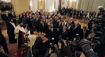 Ορκίζεται η κυβέρνηση