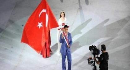 Θα τιμωρηθεί ο Τούρκος σημαιοφόρος