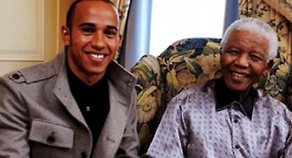 Προσεύχεται για Μαντέλα ο Χάμιλτον