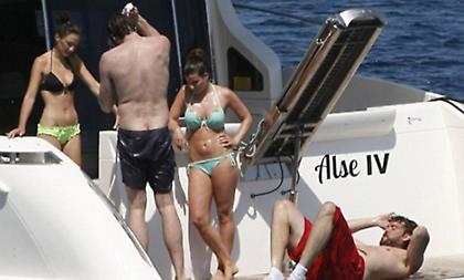 Τα αδέρφια Γκασόλ με… κοιλίτσα πάνω σε κότερο