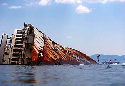 Waterski σε ένα από τα πλέον φημισμένα ναυάγια της Ελλάδας