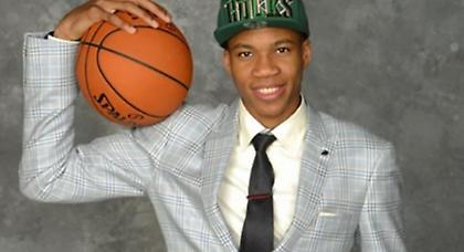 Χρυσαυγίτη, ο Αντετοκούνμπο θα μπορούσε να δουλέψει στην οικοδομή… Εσύ;