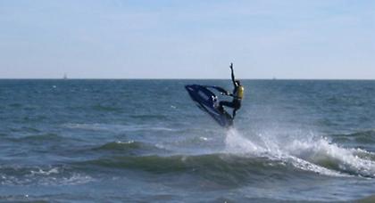 Διασωληνωμένος ο 18χρονος που τραυματίστηκε από σύγκρουση τζετ σκι