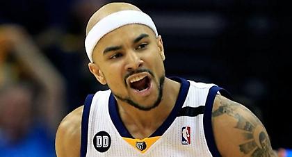 Μένει στους Γκρίζλις ο Μπέιλες