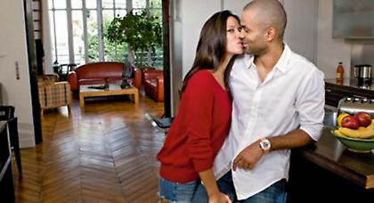 Ο NBAer και η δημοσιογράφος (pics)