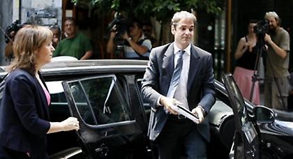 Νέο «μπρα - ντε - φερ» Μητσοτάκη - Τροϊκανών σήμερα