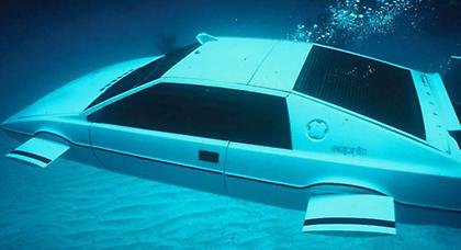 Στο σφυρί η υποβρύχια Lotus Esprit του πράκτορα 007!