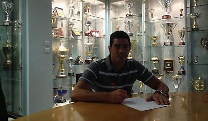 Πήρε Γούνα, «έδεσε» Δελακά-Μουρίκη ο Ολυμπιακός