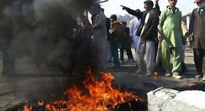 Πακιστάν: Έξι νεκροί σε επίθεση βομβιστή-καμικάζι