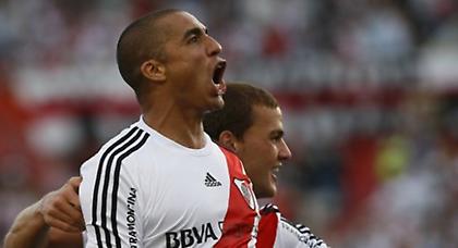 Συλλέγουν υπογραφές για τον Τρεζεγκέ