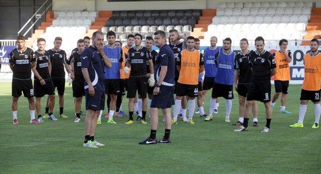 Δανεικοί, αλλά όχι και… αγύριστοι