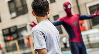 Ο Spiderman παίζει μπάσκετ (video)
