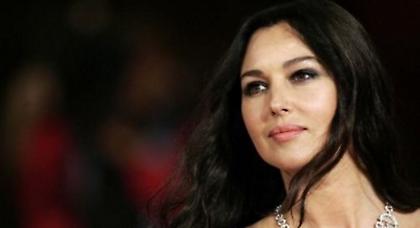 Βίλα στην Πάρο για τη Μόνικα Μπελούτσι