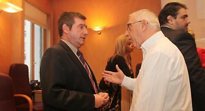 Επίθεση Κακλαμάνη σε Καμίνη