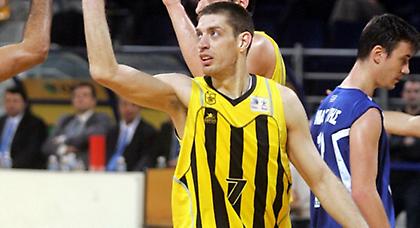 Πελεκάνος τριετίας