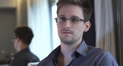 Ο Σνόουντεν ζήτησε επίσημα προσωρινό πολιτικό άσυλο από τη Ρωσία