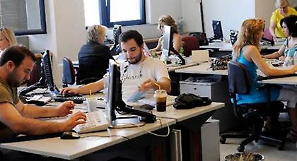 Σάλος με την κατάργηση του πενθημέρου και του οκταώρου