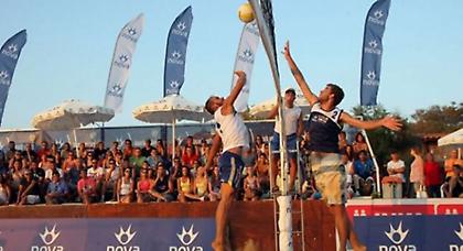 «Πλούσιο» θέαμα στο 14ο Nova Beach Volley Tournament
