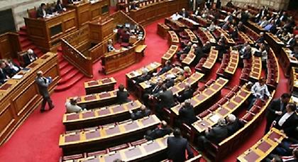 Εκβιάζουν τους βουλευτές για να λένε