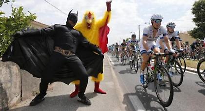 Η τρέλα και ο...Μπάτμαν, πήραν τα βουνά της Γαλλίας!