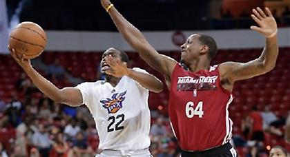 Περιμένει στο… ακουστικό ο Κρίστμας