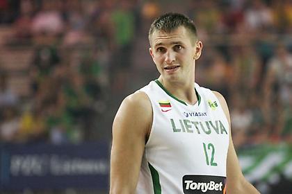 Διπλή ανανέωση στη Ζαλγκίρις