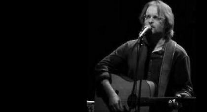 Μίλτος Πασχαλίδης: «Ο ΣΥΡΙΖΑ είναι ‘λίγο κρασί, λίγο θάλασσα και τ’ αγόρι μου’»