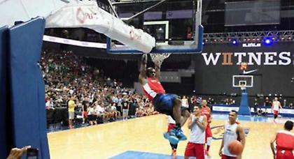 Ο Κόμπε έκανε πόστερ τον ΛεΜπρόν στις Φιλιππίνες... (vids-pics)