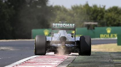 Χάμιλτον… στο νήμα