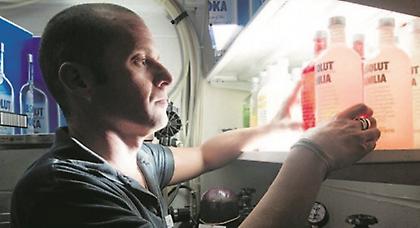 Οι Άγγλοι ομοφυλόφιλοι μποϊκοτάρουν τη ρώσικη βότκα