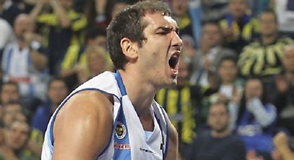 Θέλει Πεκέρ η Τουρκ Τέλεκομ