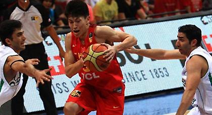 Διασυρμός, αλλά πρόκριση για την Κίνα