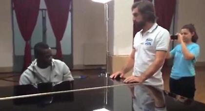 Μπαλοτέλι με… γαλλικά και πιάνο (video)