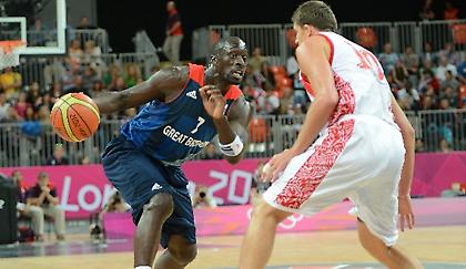 Εκτός Ευρωμπάσκετ και ο Μενσά-Μπονσού