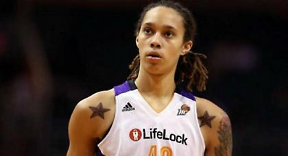 Η γυναίκα που τους καρφώνει όλους και όλες!