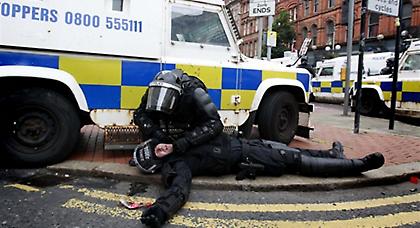 Τουλάχιστον 26 αστυνομικοί τραυματίστηκαν στο Μπέλφαστ