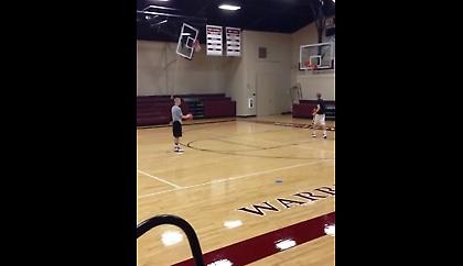 Έβαλε 135 τρίποντα σε 5 λεπτά!