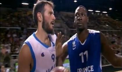 Ο τσαμπουκάς Φώτση-Πιετρούς (video)