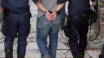 Συλλήψεις μεταναστών με πλαστά ταξιδιωτικά έγγραφα στην Πάτρα